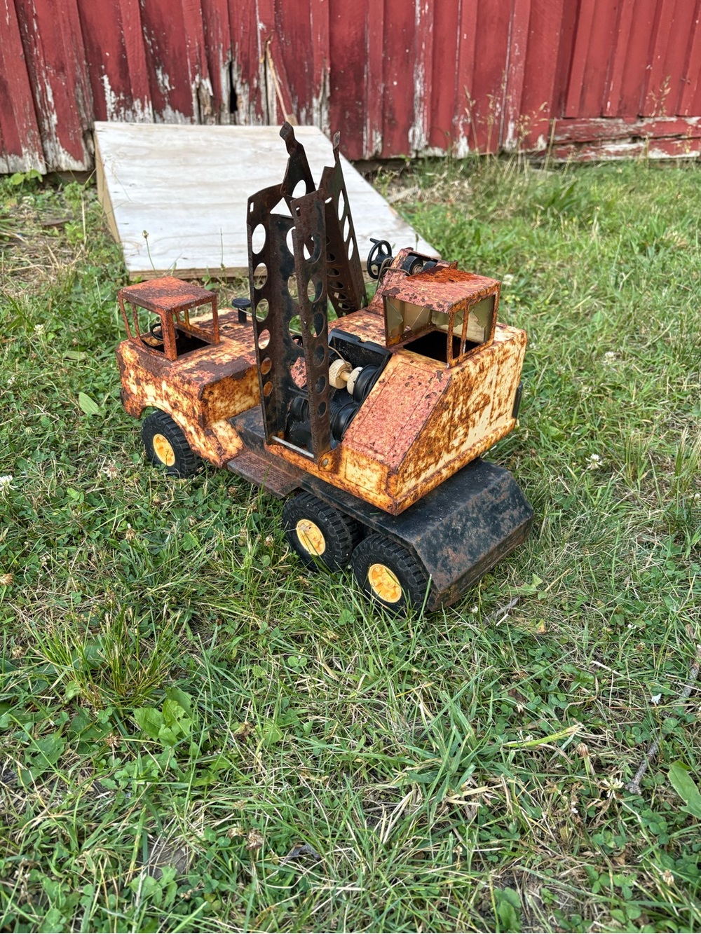 Vintage Toy Crane Truck - Picture 4 of 4